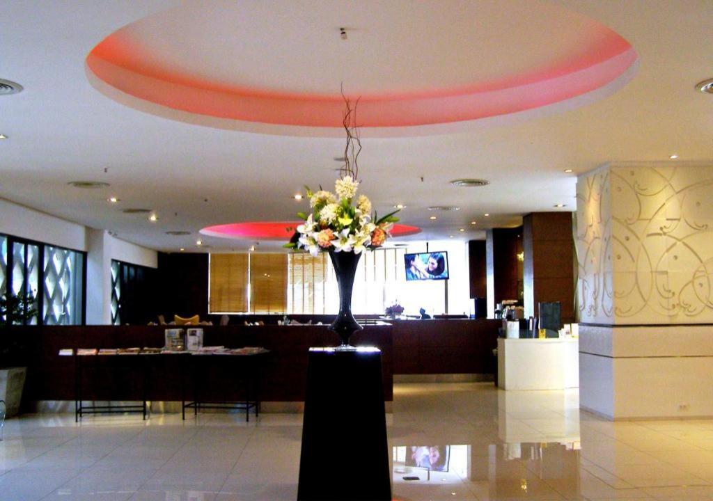 Iyarin@Tuk Chang Ratchayothin Hotel Bangkok Exterior foto